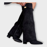 Botas de cano alto com design elegante
