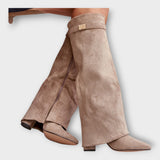 Botas de cano alto com design elegante
