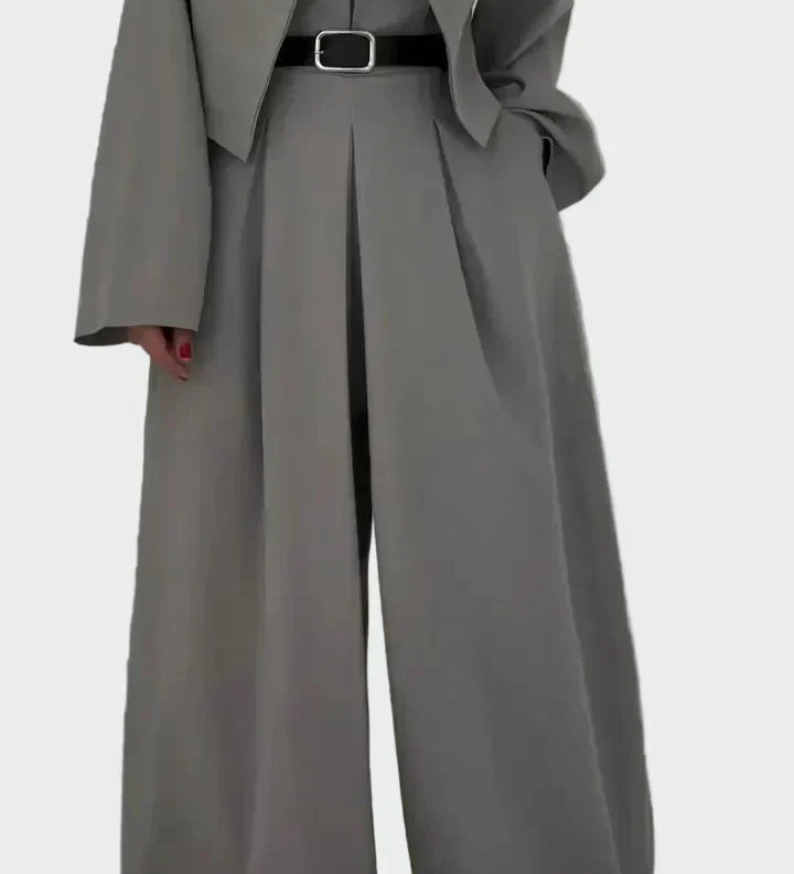 Conjunto Busto e Casaco Estilo Elegante e Moderno