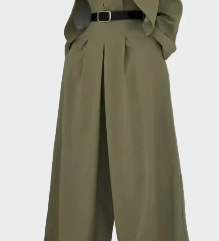 Conjunto Busto e Casaco Estilo Elegante e Moderno