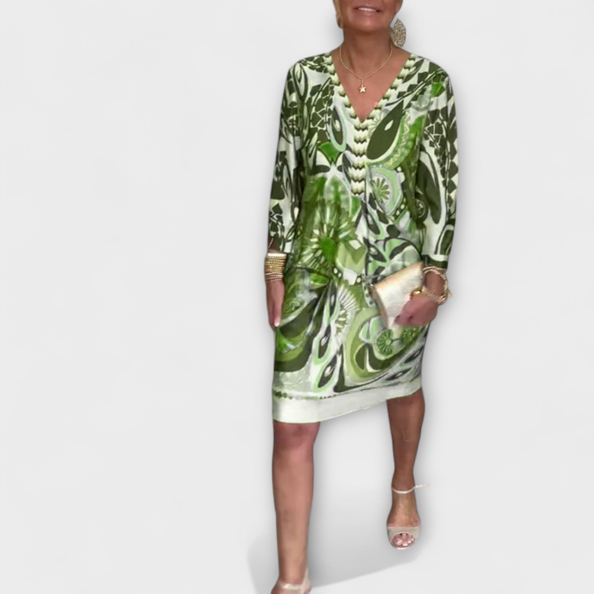Vestido Solto com Decote em V (Design Retrô)