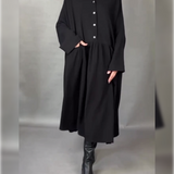 Vestido de tamanho grande em linha A com gola e botões