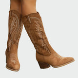 Botins ocidentais bordados com estilo