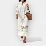 Vestido leve com pormenores em renda