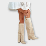 Botas de cano alto com design elegante