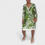 Vestido Solto com Decote em V (Design Retrô)