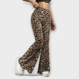 Calças bootcut com estampa de leopardo