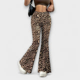 Calças bootcut com estampa de leopardo