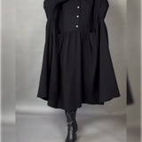 Vestido de tamanho grande em linha A com gola e botões