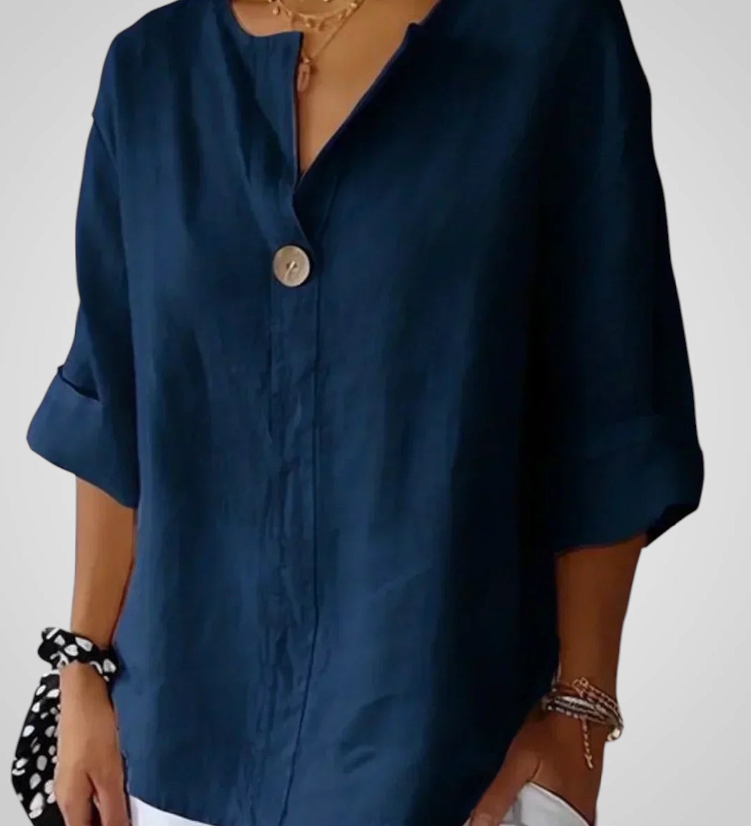 Sabrine | Confortável blusa decote em V