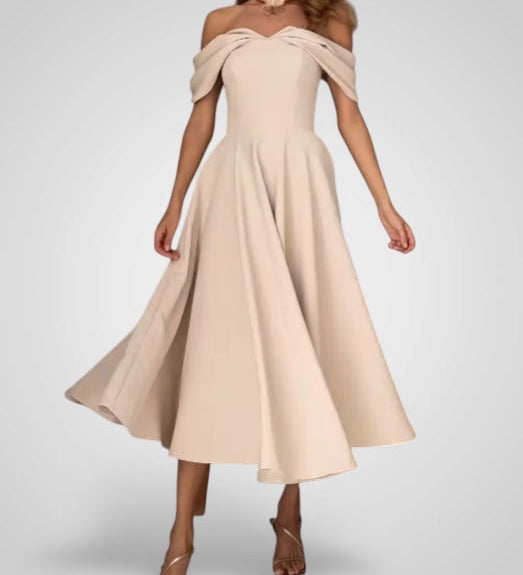 Elegant Off-Shoulder Maxi Dress with Pleated Design