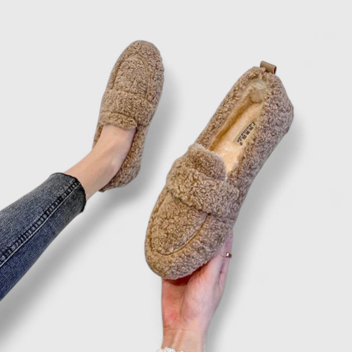Slippers quentes com design elegante