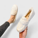 Slippers quentes com design elegante