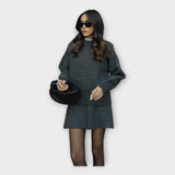 Conjunto de Camisola e Saia de Malha com Corte Moderno