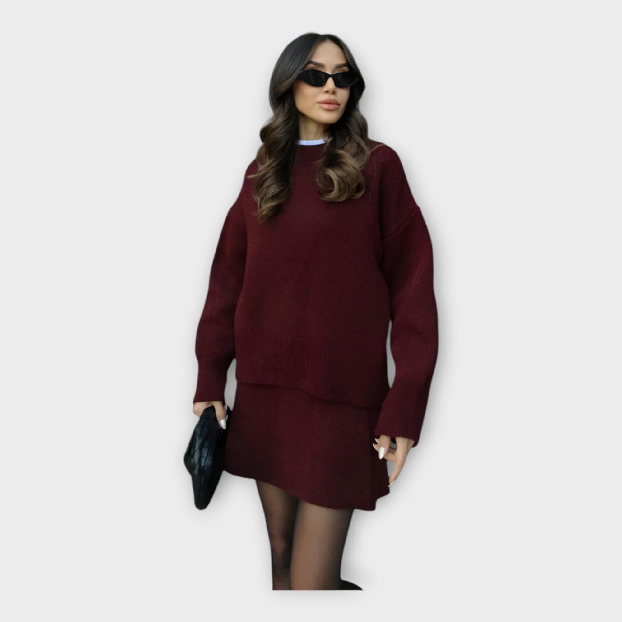 Conjunto de Camisola e Saia de Malha com Corte Moderno