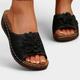 Rich orthopedic sandals with 3D flower and cushioning