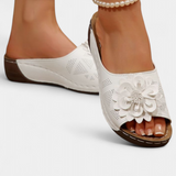 Rich orthopedic sandals with 3D flower and cushioning