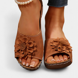 Rich orthopedic sandals with 3D flower and cushioning