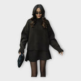 Conjunto de Camisola e Saia de Malha com Corte Moderno