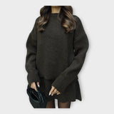 Conjunto de Camisola e Saia de Malha com Corte Moderno