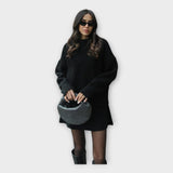 Conjunto de Camisola e Saia de Malha com Corte Moderno