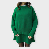 Conjunto de Camisola e Saia de Malha com Corte Moderno