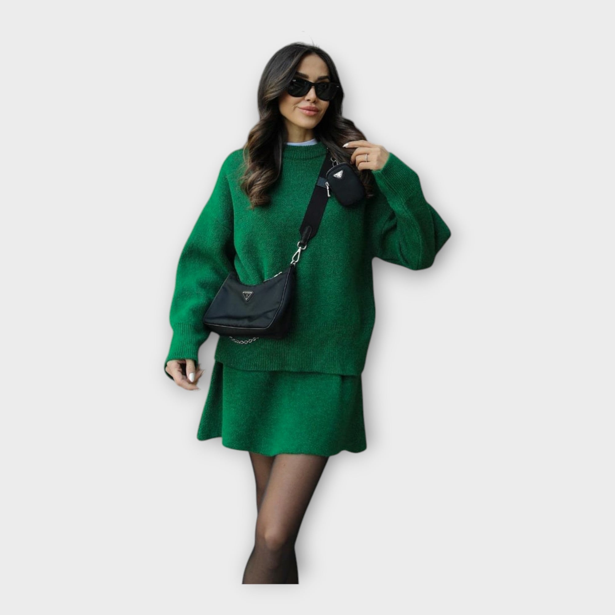 Conjunto de Camisola e Saia de Malha com Corte Moderno